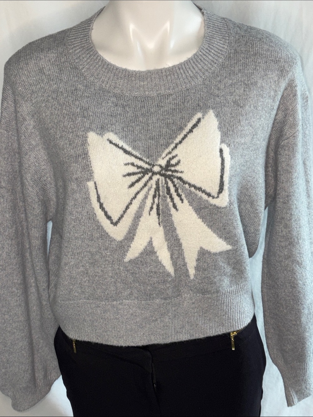 Jessica Simpson Gray Crewneck Sweater with White Bow